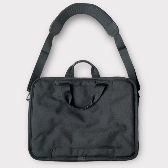 Briggs & Riley Travelware Style# kbc403-4 Black Executive Expandable Briefcase - Picture 2 of 16